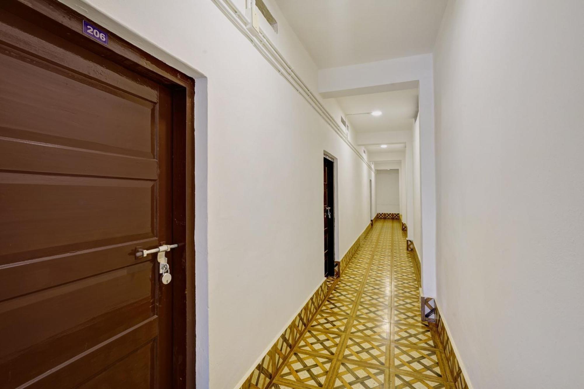 Super Hotel O Ceasar Palace Annex Thodupuzha Exterior foto